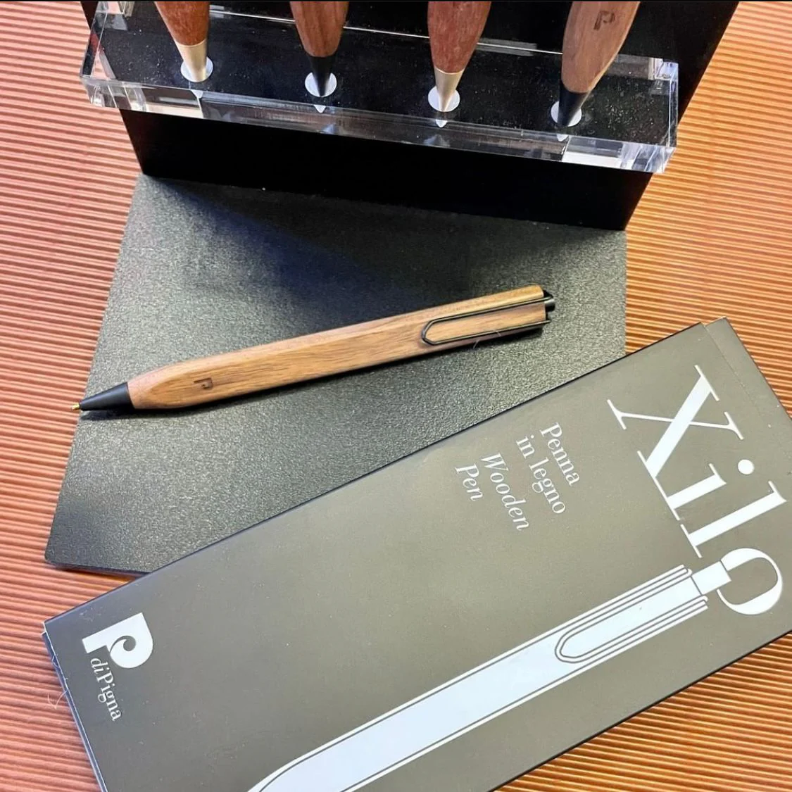 Xilo by P DI PIGNA – Micromine in mogano o noce