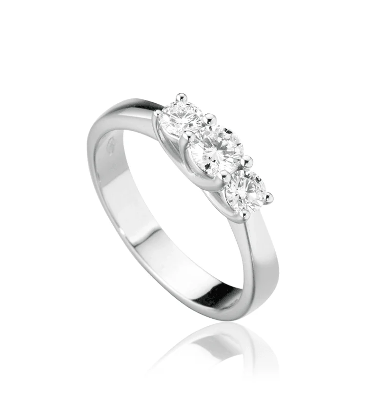 Anello Donna Modello Trilogy in Oro 18 Carati con Diamanti.