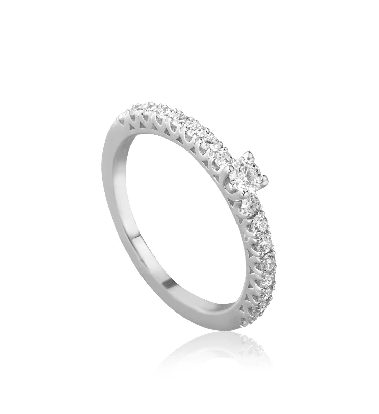 Anello Solitario Donna in Oro 18 Carati con Diamanti.